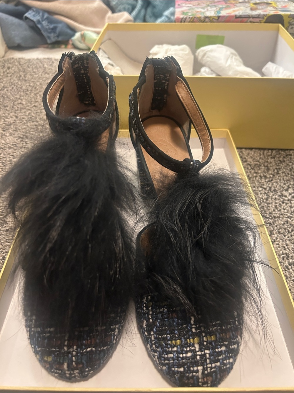 Women’s Bettye size 9 Black Faux-Fur Pointed Toe Ankle Strap Heels